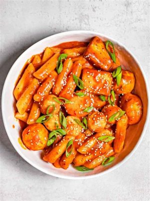  Ddeokbokki: Một Món Ăn Cay Nồng Chấm Nhtomation Bằng Nước sốt Bánh Phở Dẻo!!